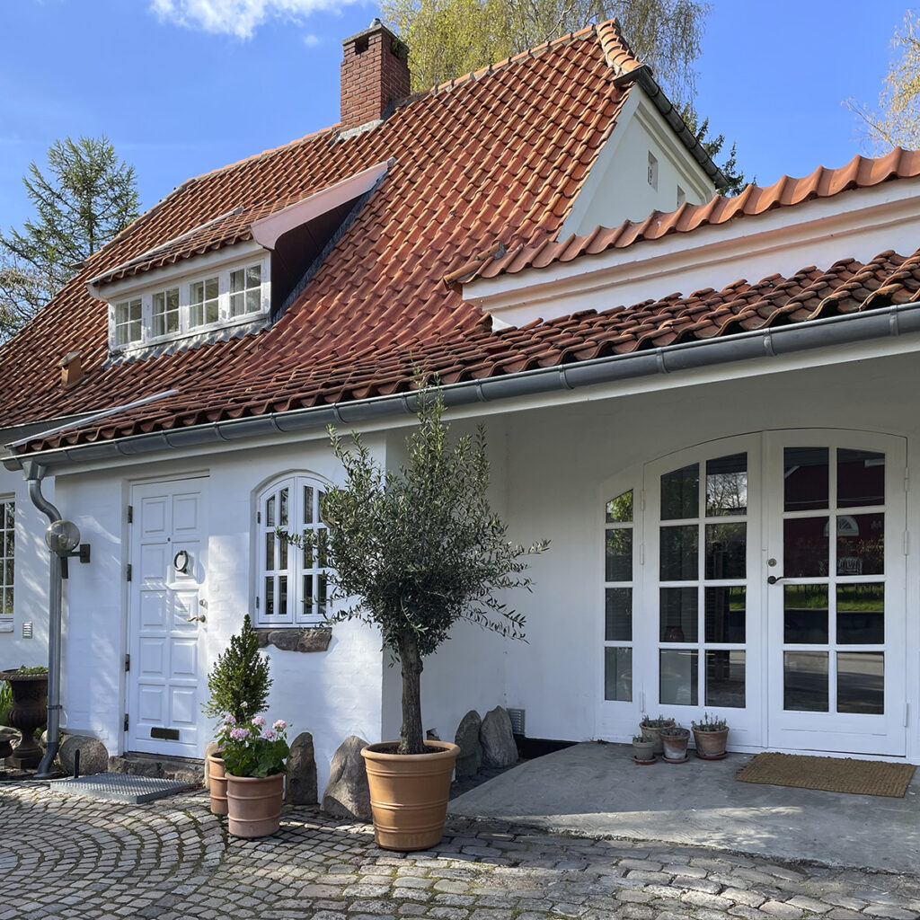 Værksted - TERESE ANDERSEN Grafik & Design - Skind & Taske Service - Gadeledsvej 31, Gadevang, 3400 Hillerød